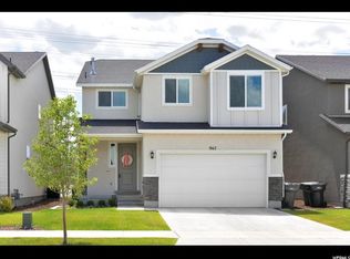 967 W McKenna Rd, Bluffdale, UT 84065