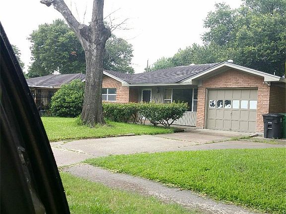 2nd image of 11315 Saginaw Dr