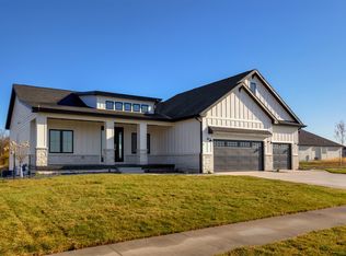 5301 175th St, Urbandale, IA 50323