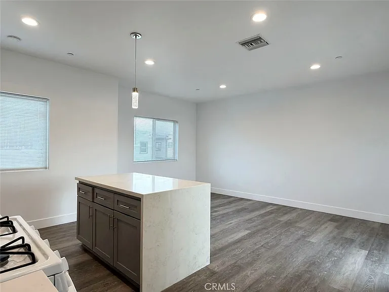 1493 Atlantic Ave — Photo 5