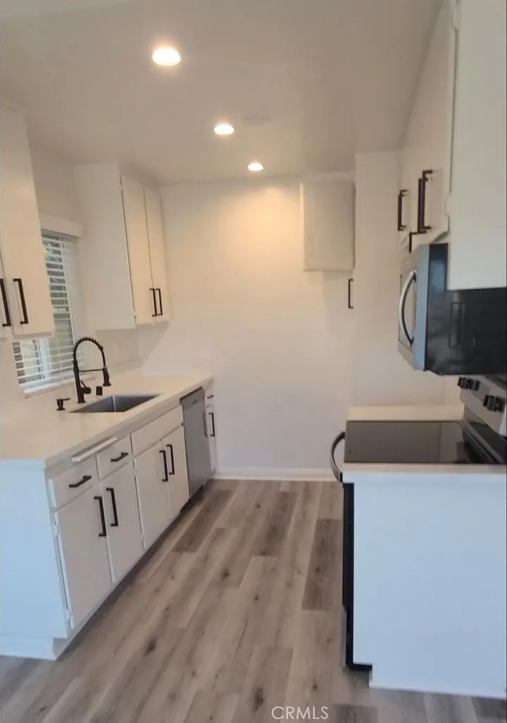 2 bed, 973 sqft, $3,895 — Photo 3
