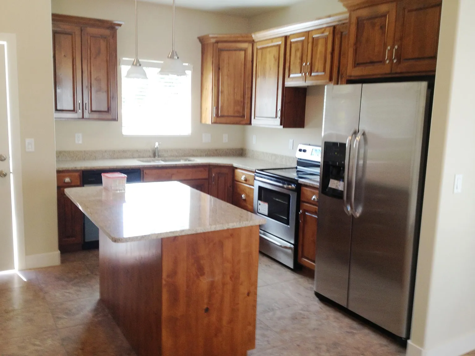 2 bed, 2.5 bath, 1300 sqft, $1,550 — Photo 2