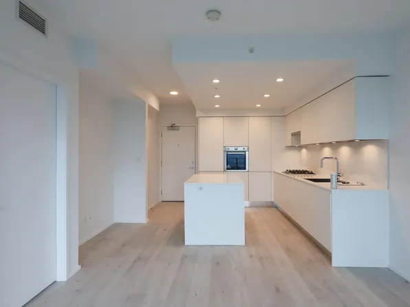 3809 Evergreen Pl #3608, Burnaby, BC V3J 0M1