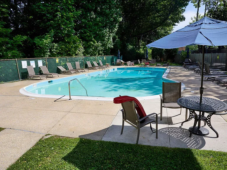 2 Consulate Dr #1J — Photo 15
