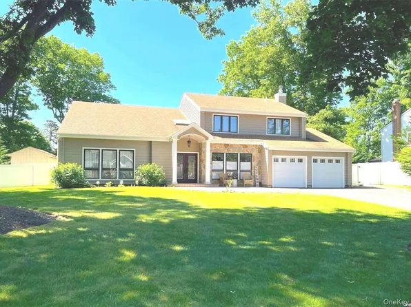 27 Jill Dr, Commack, NY 11725