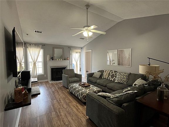 4th image of 2815 Gatewood Dr