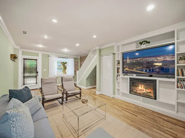313 17th St SE #Id1648169p, Washington, DC 20003