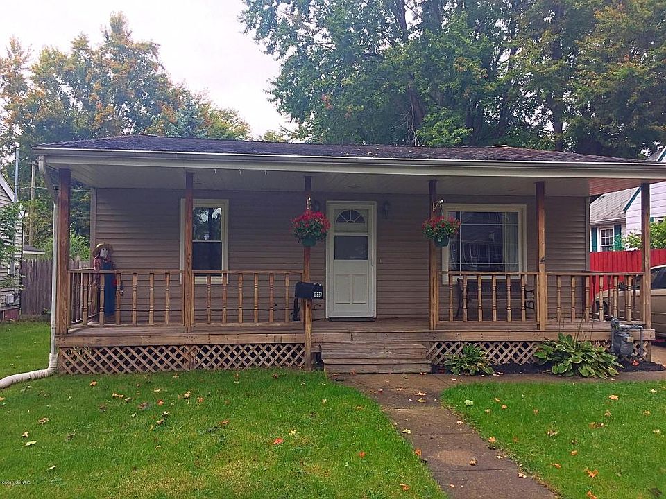 1st image of 1335 Sheffield Ave