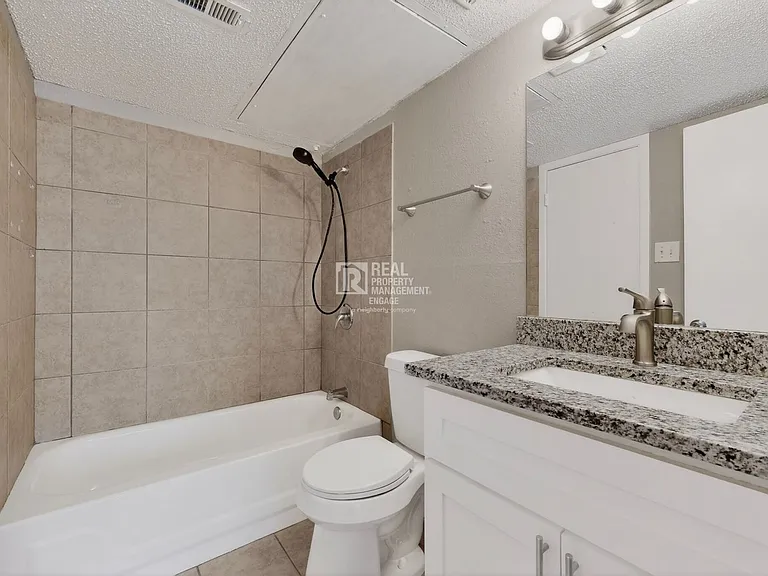 8024 Cambridge Cir — Photo 17