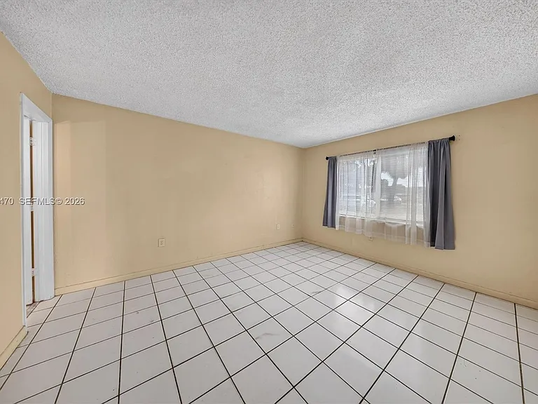 505 NW 177th St #103 — Photo 9