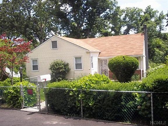3rd image of 9 Linn Pl