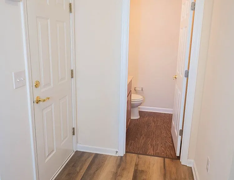 403 Parkview Ct — Photo 39