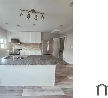 3 bed, $2,195 — Photo 4