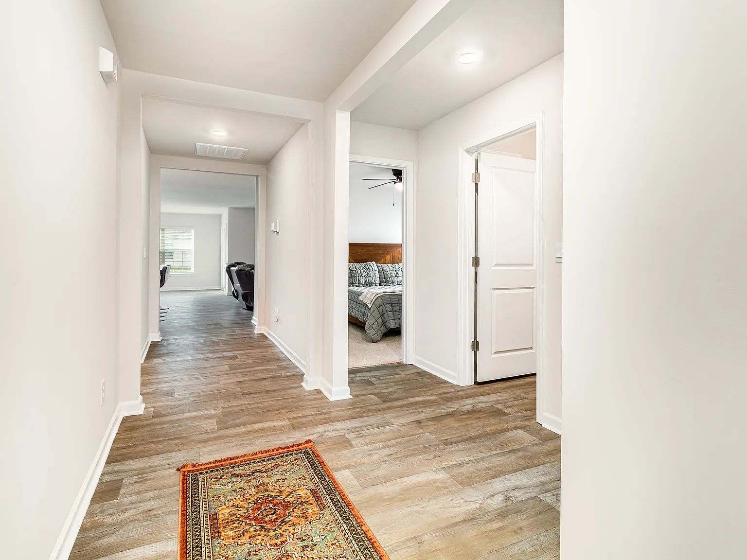 3 bed, 1618 sqft, $2,100 — Photo 4