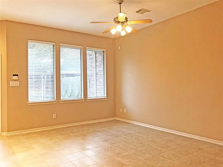 315 Heritage Shr — Photo 4
