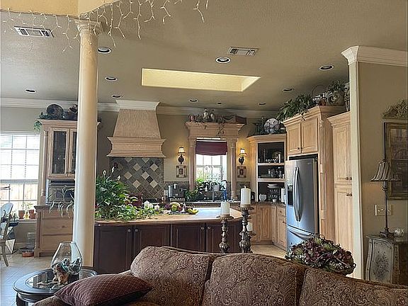 Open kitchen large island