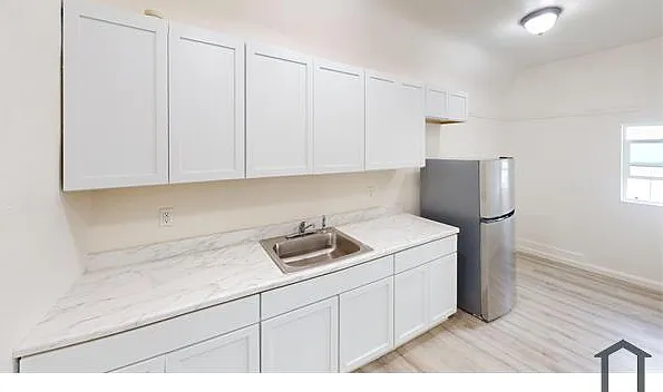 1128 34th St — Photo 24