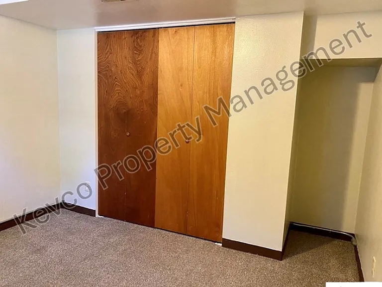 827 Remington St — Photo 11