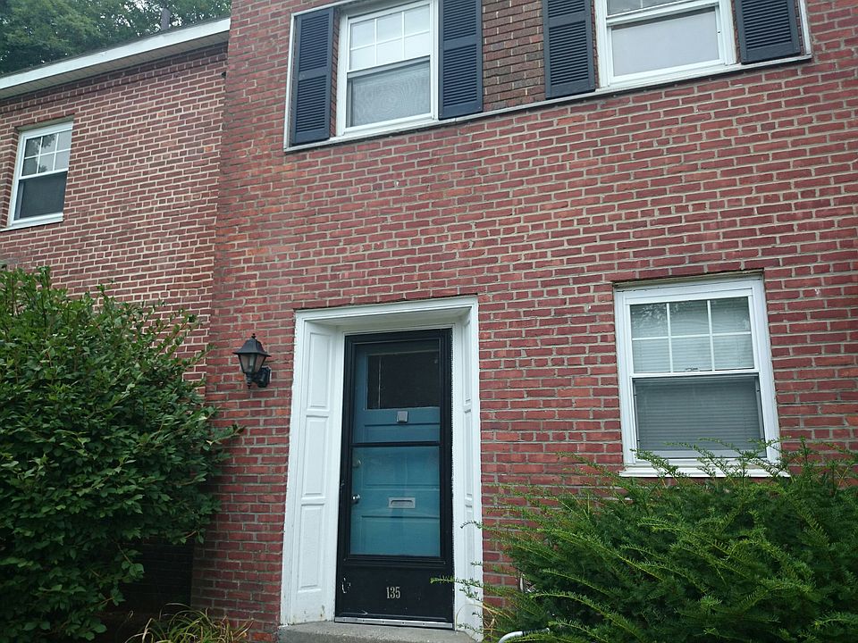 2nd image of 135 Gerry Rd