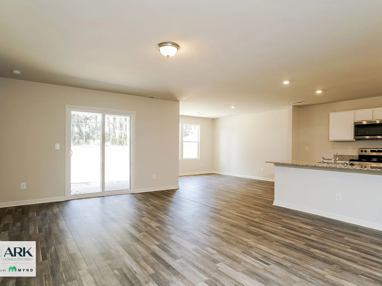 4 bed, 2.0 bath, 1776 sqft, $1,935 — Photo 3