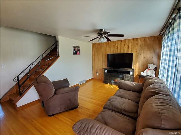 5th image of 223 Santin Dr