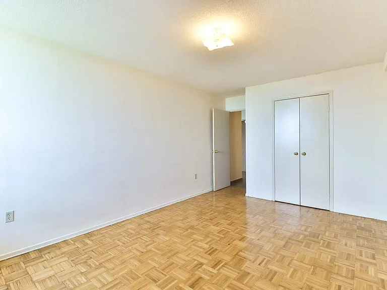 20 Carabob Ct — Photo 25