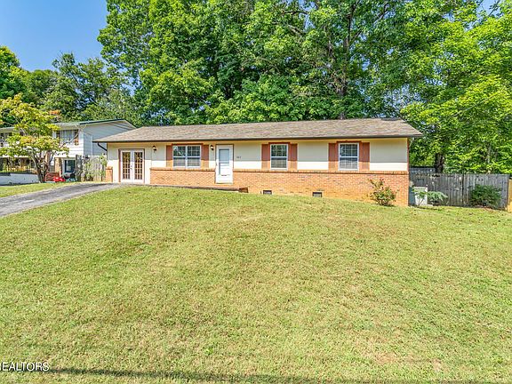 2nd image of 5613 Burbury Ln
