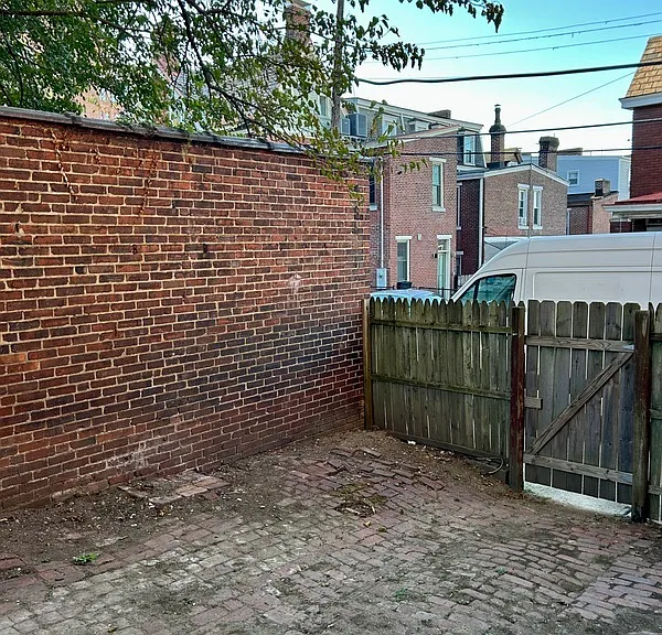 4042 Geneva St — Photo 35