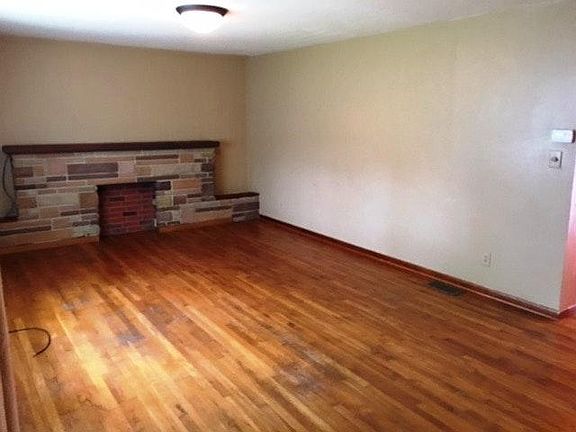 2nd image of 454 Northvale Dr