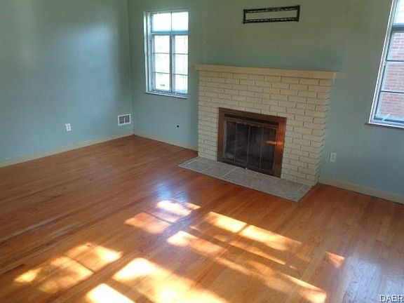 4th image of 4089 Brumbaugh Blvd