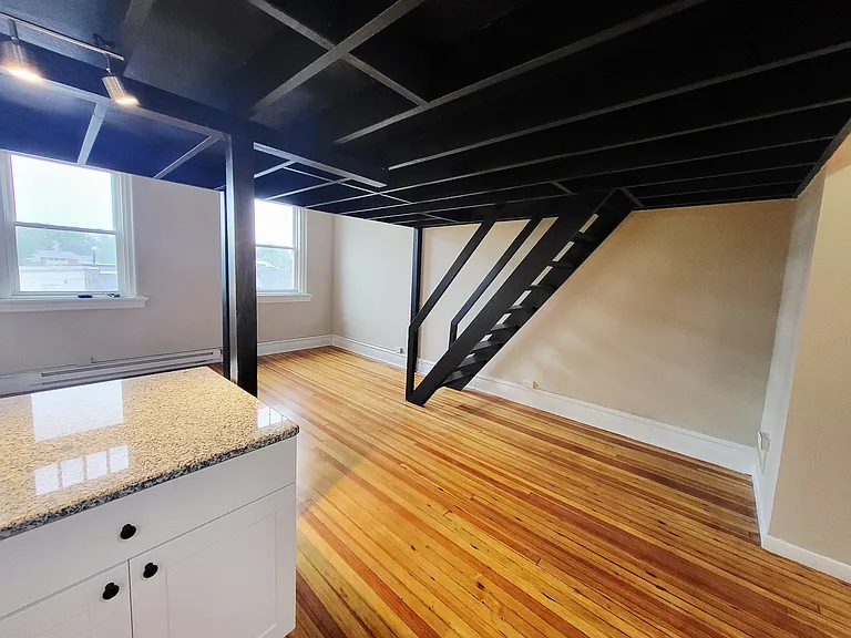 425 S Franklin St #32 — Photo 8