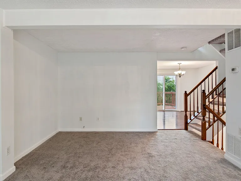 302 Ridgecrest Ct — Photo 5