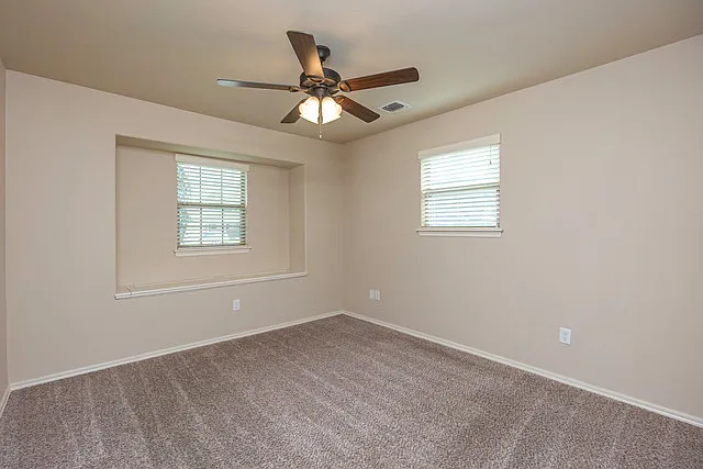 741 N Dallas Ave — Photo 17