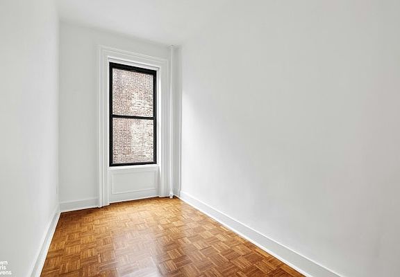 5th image of 927 Madison Ave APT 4R