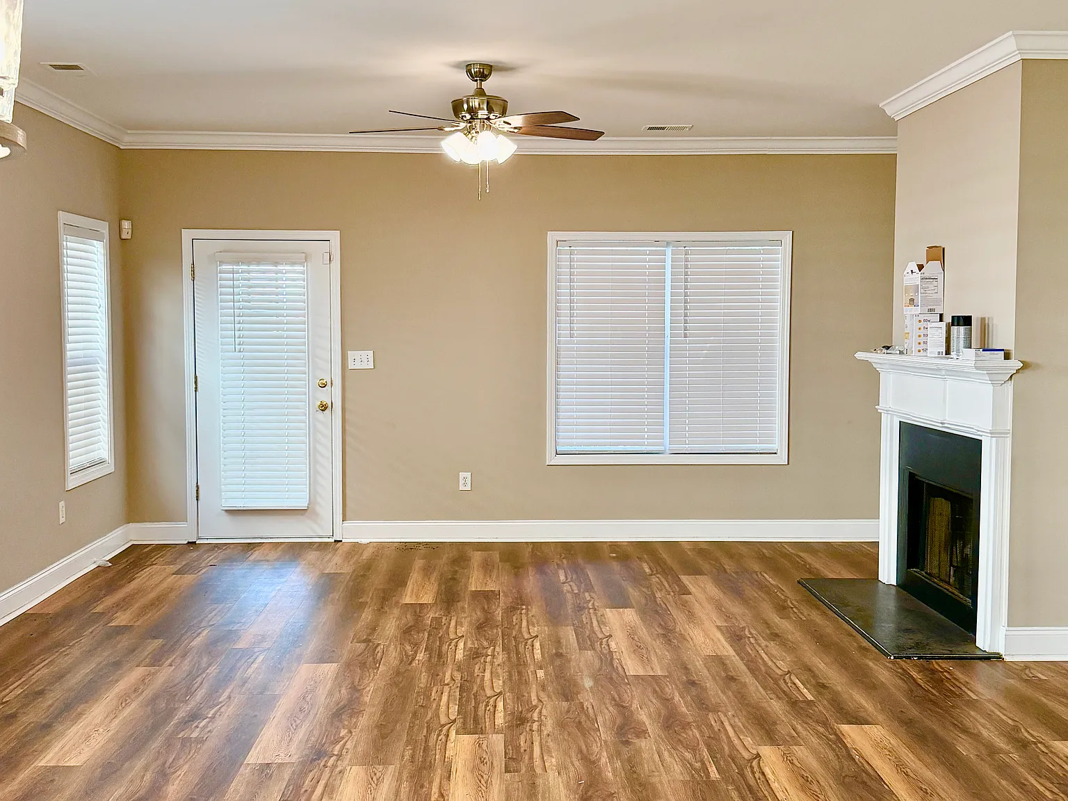 3 bed, 2.5 bath, 1980 sqft, $2,200 — Photo 4
