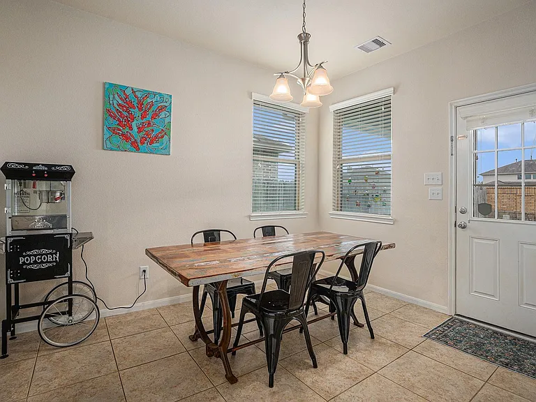 2449 Pamplona Ln — Photo 17
