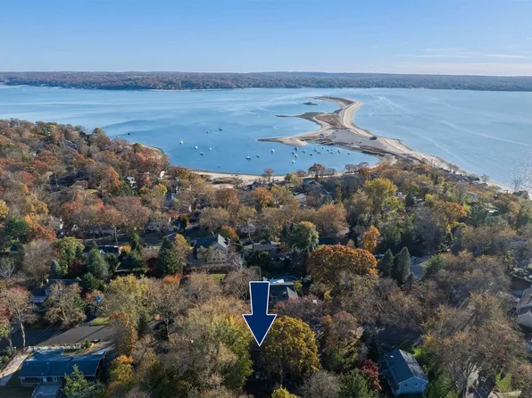 10 Devon Place, Northport, NY 11768