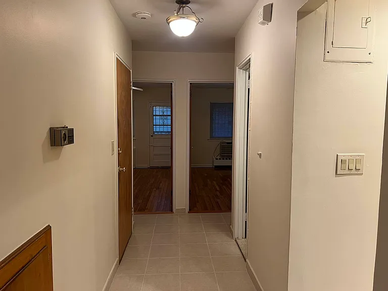 21-04 Hoyt Ave S #2 — Photo 11