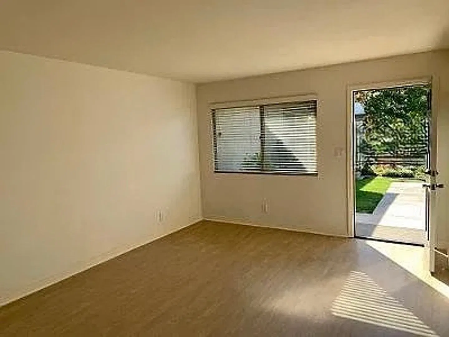 181 Del Mar — Photo 3
