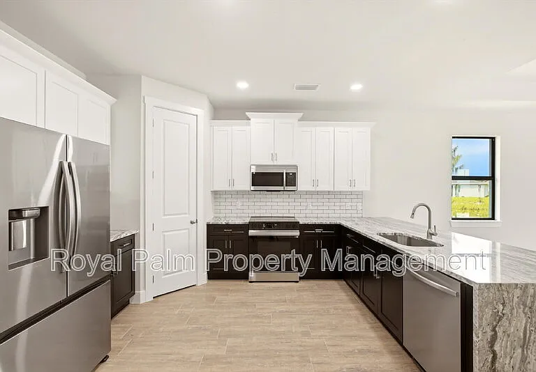 3518 NE 21st Pl — Photo 10