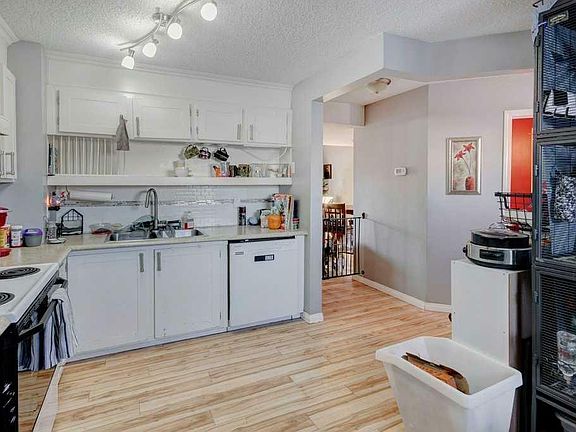 4th image of 702 Allen St SE #702-700