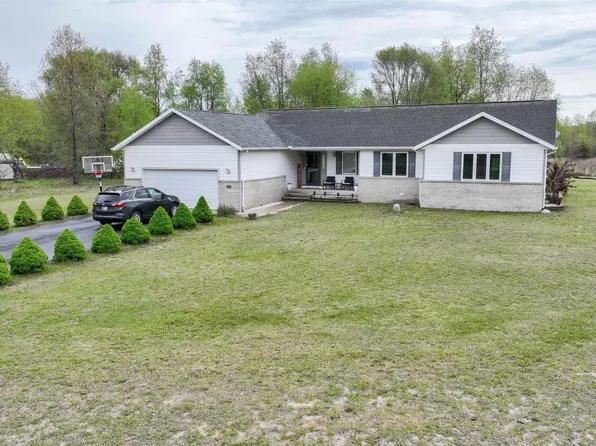 3210 S Rosewood Blvd, Knox, IN 46534