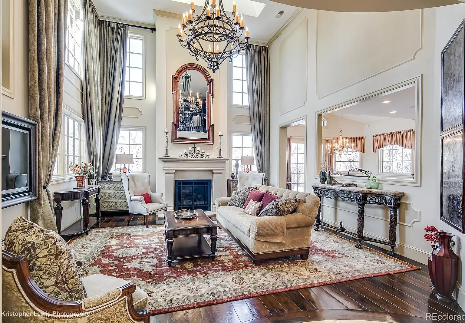 6 bed, 6.5 bath, 6259 sqft, $10,000 — Photo 2