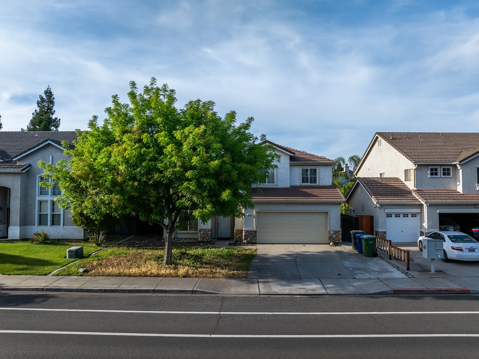 1833 Snyder Ave — Photo 2
