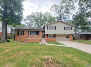 6602 Robinhood Ln NW, Huntsville, AL 35806