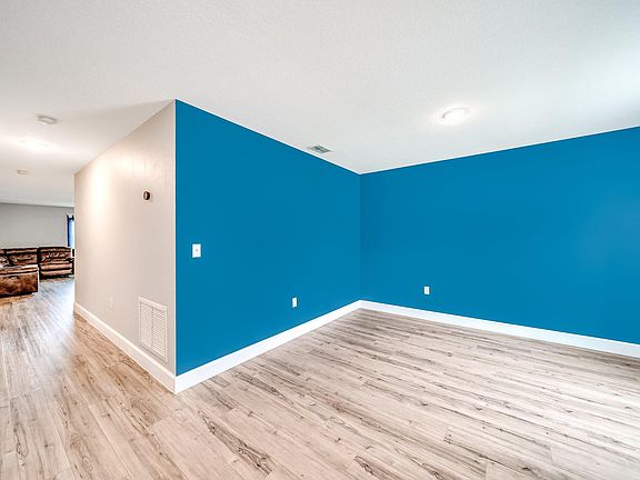 4th image of 451 NW Biltmore Street