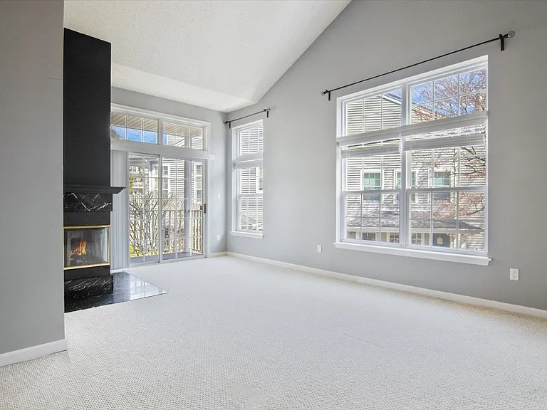 1125 Hyde Park Ct #1125 — Photo 8