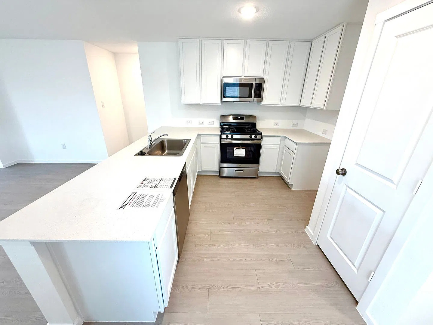 Brand-New 4-Bedroom Home with Upstairs Loft & Fenced Backyard! — Photo 4