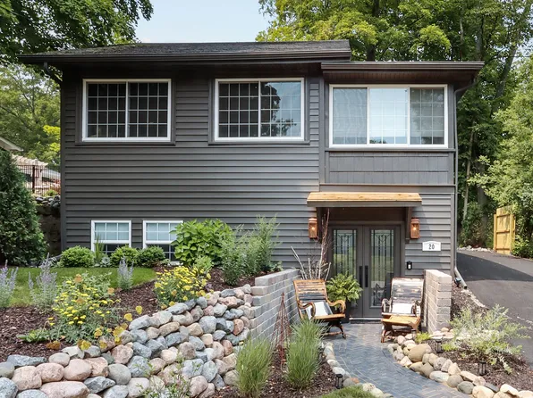 20 Collie St, Williams Bay, WI 53191