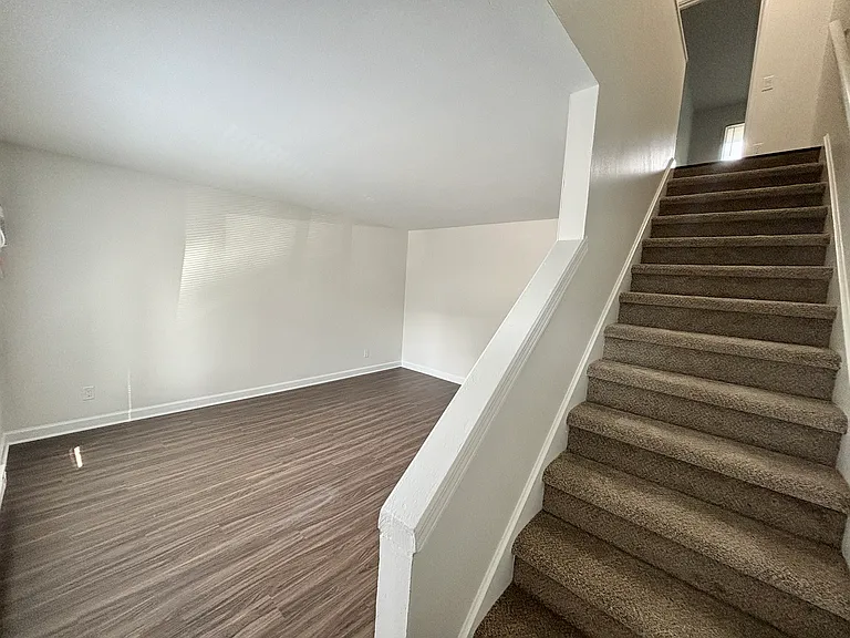 575 Schiller St #17 — Photo 10